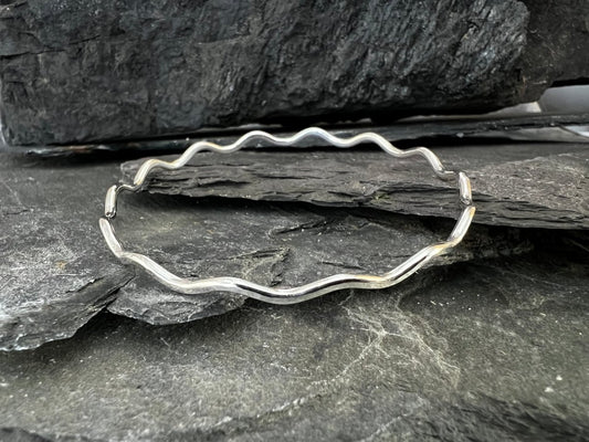 Sterling Silver Textured Wave Bangle (2.5 mm) - Kerry Gallop Jewellery