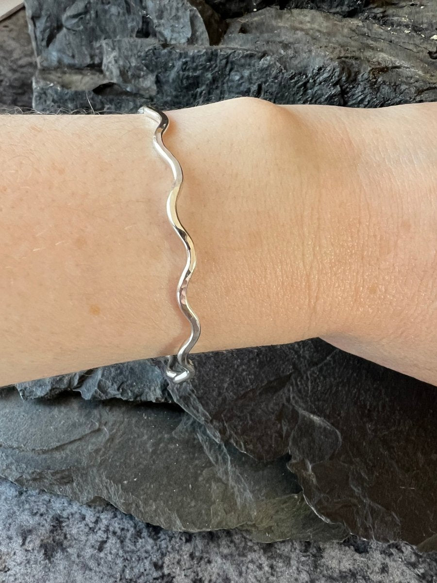 Sterling Silver Textured Wave Bangle (2.5 mm) - Kerry Gallop Jewellery